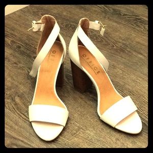 Ladies white block heel sandal